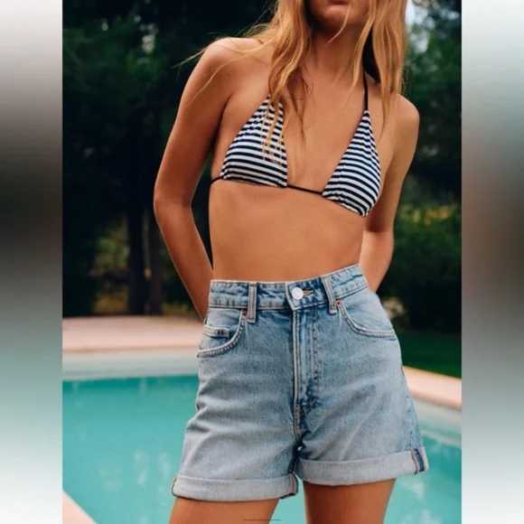 Zara Mom Fit Hi-Rise Denim Shorts in Size 6 - Picture 6 of 12